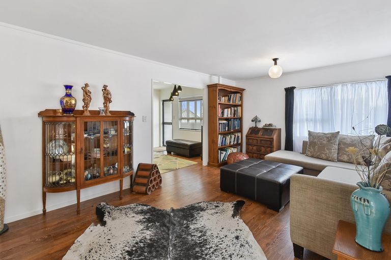 Photo of property in 1/8 Kimdale Place, Totara Heights, Auckland, 2105