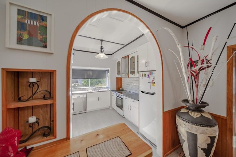 Photo of property in 24 Melville Street, Waipawa, 4210