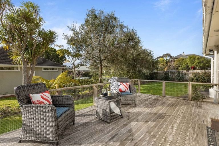 Photo of property in 35 Philomel Crescent, Bayswater, Auckland, 0622