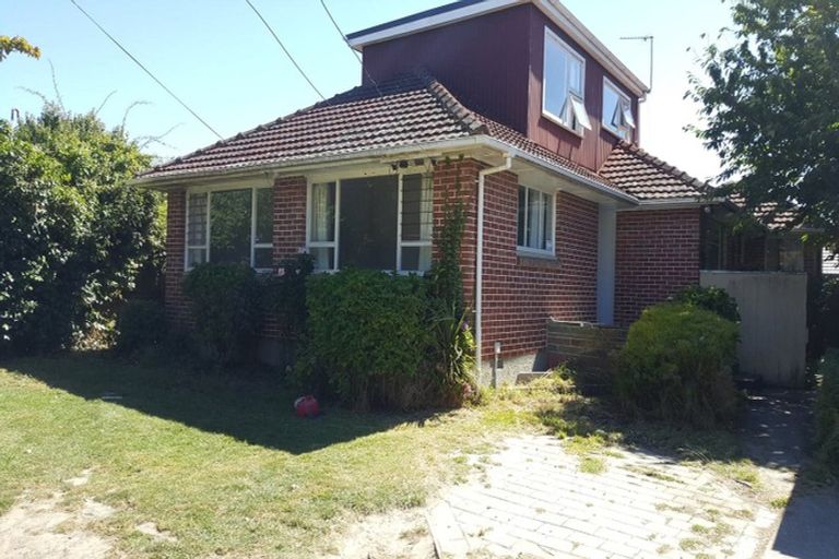 Photo of property in 127 Avonhead Road, Avonhead, Christchurch, 8042