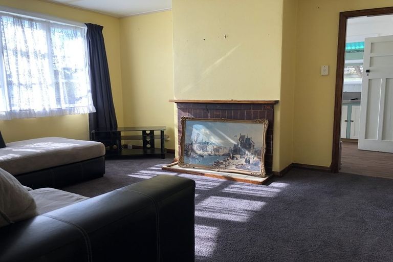 Photo of property in 37 Robinson Street, Foxton, 4814