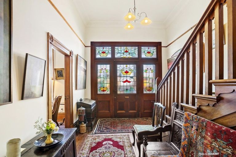 Photo of property in 11 Guildford Terrace, Thorndon, Wellington, 6011