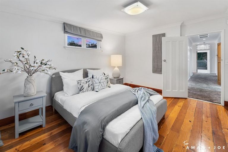 Photo of property in 12 Eastglen Road, Glen Eden, Auckland, 0602