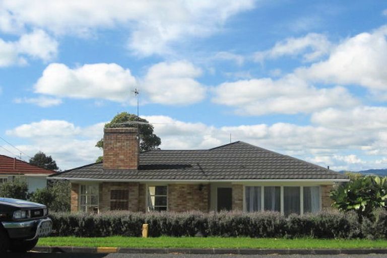 Photo of property in 1/70 Bradbury Road, Botany Downs, Auckland, 2010