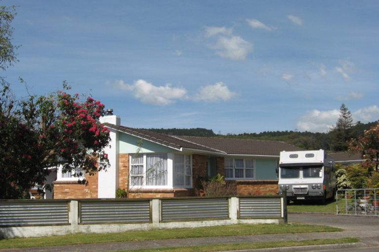 Photo of property in 29 Barron Crescent, Fenton Park, Rotorua, 3010