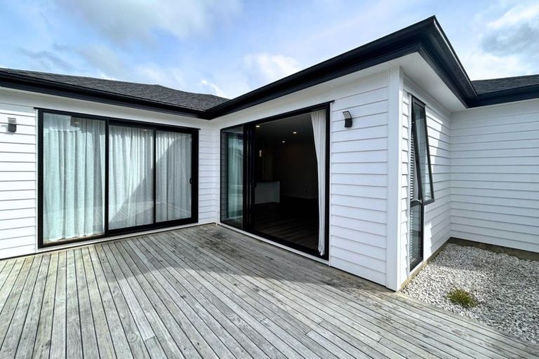 Photo of property in 20 Tararua Street, Massey, Auckland, 0614