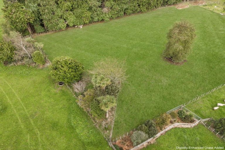 Photo of property in 424b Tararua Road, Levin, 5571