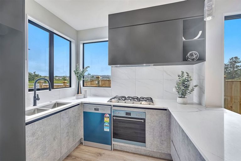 Photo of property in 16 Zadar Street, Kumeu, 0810