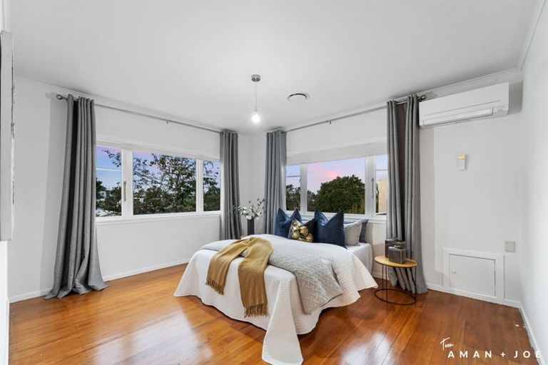 Photo of property in 12 Eastglen Road, Glen Eden, Auckland, 0602