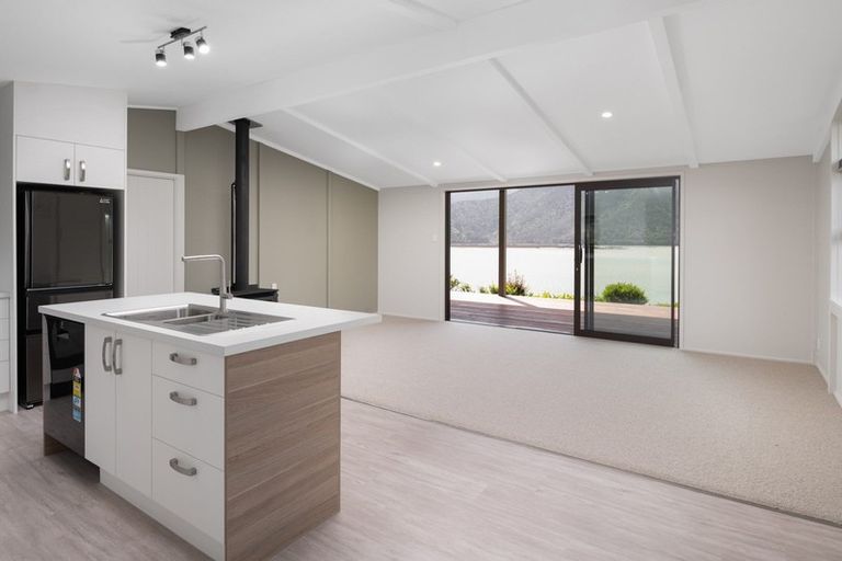 Photo of property in 106 Main Rd Havelock, Havelock, 7100