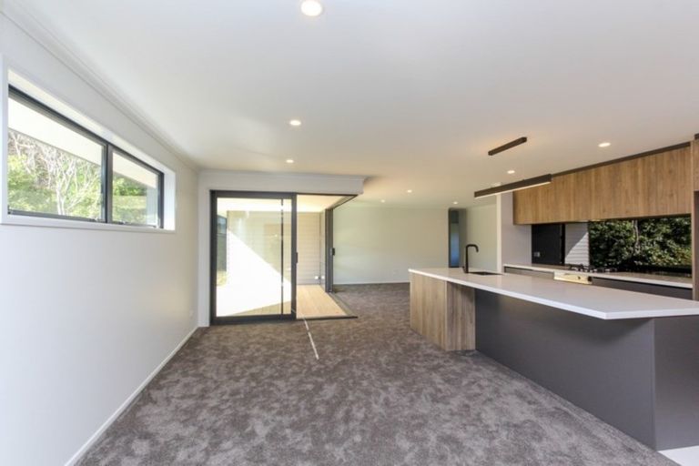 Photo of property in 5 Mackillop Way, Brooklands, New Plymouth, 4310