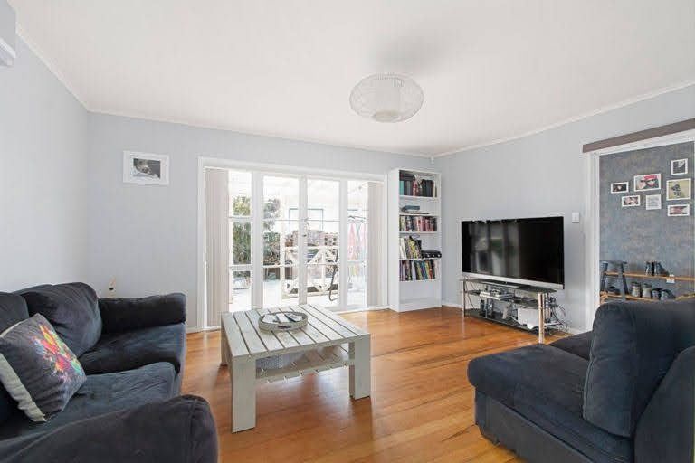 Photo of property in 5 O'connell Street, Manurewa, Auckland, 2102