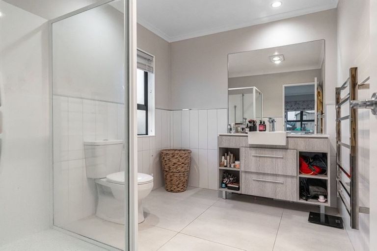 Photo of property in 3 Mauku Lane, Greenhithe, Auckland, 0632