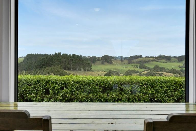 Photo of property in 281 Upland Road, Tarurutangi, New Plymouth, 4372