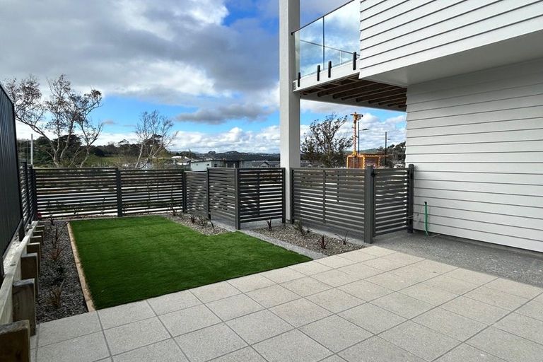 Photo of property in 7 Koreke Close, Kenepuru, Porirua, 5022