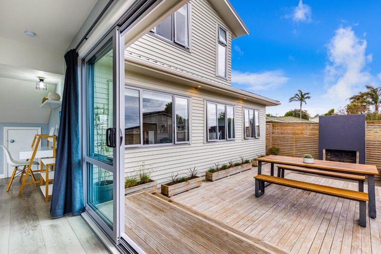Photo of property in 103a Wharf Road, Te Atatu Peninsula, Auckland, 0610