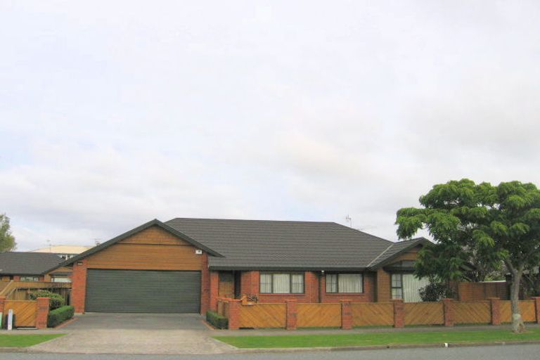 Photo of property in 2/27 Mills Street, Boulcott, Lower Hutt, 5010