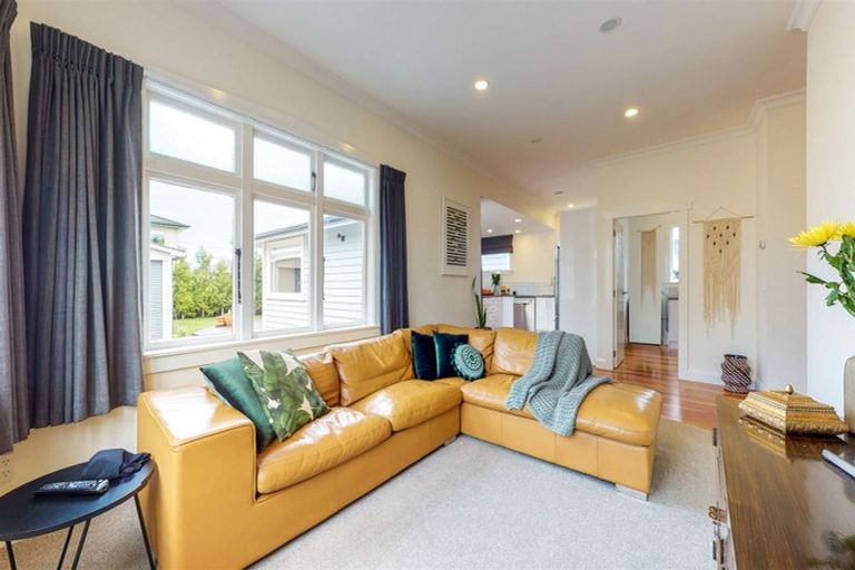 Photo of property in 22 Central Terrace, Alicetown, Lower Hutt, 5010