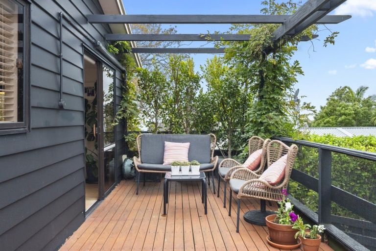 Photo of property in 3 View Road, Shelly Park, Auckland, 2014