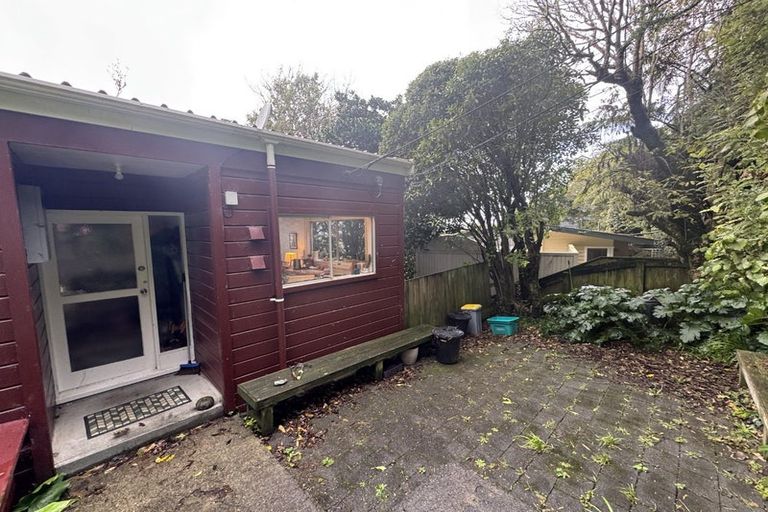 Photo of property in 13-13a Espin Crescent, Karori, Wellington, 6012