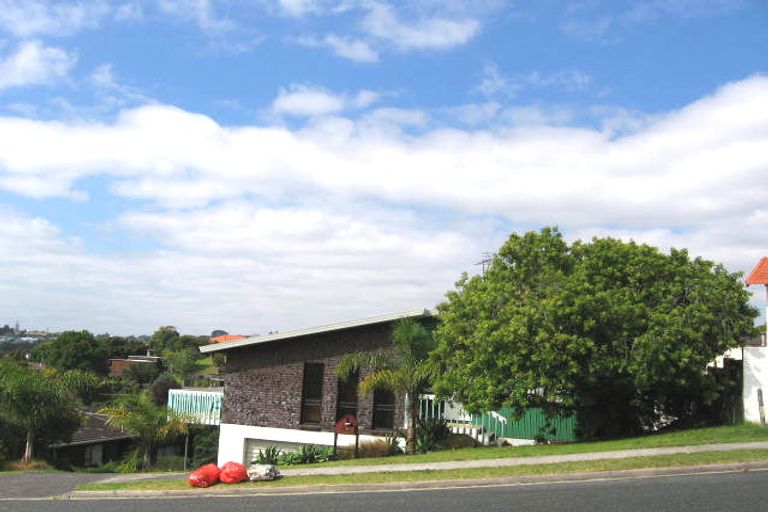 Photo of property in 2/104 John Downs Drive, Browns Bay, Auckland, 0630