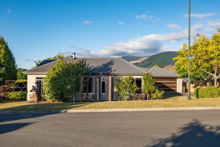 Photo of property in 12 Lobank Place, Richmond, 7020