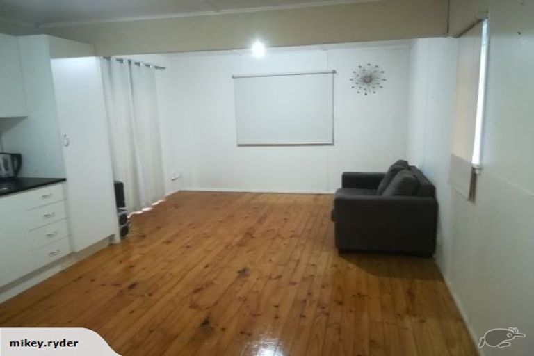 Photo of property in 35 Metcalfe Road, Ranui, Auckland, 0612