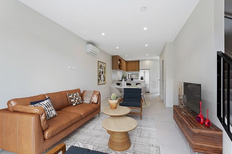 Photo of property in 4 Rauriki Lane, Rosehill, Papakura, 2113