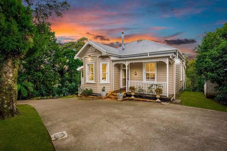 Photo of property in 709 Scenic Drive, Henderson Valley, Auckland, 0612