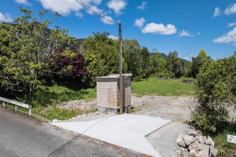 Photo of property in 12 Cromwell Street, Murchison, 7007