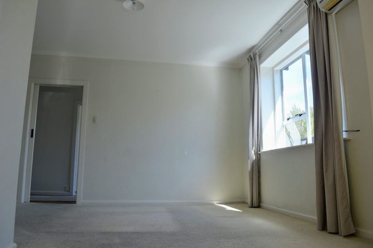 Photo of property in 27 Grassmere Street, Papanui, Christchurch, 8052