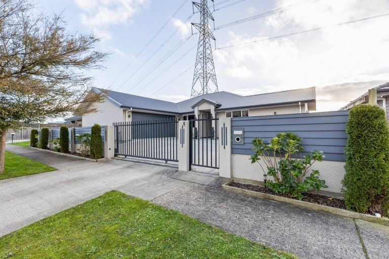 Photo of property in 4 Cyprus Place, Fitzherbert, Palmerston North, 4410