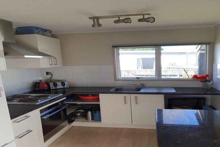 Photo of property in 9 Balwyn Place, Clendon Park, Auckland, 2103