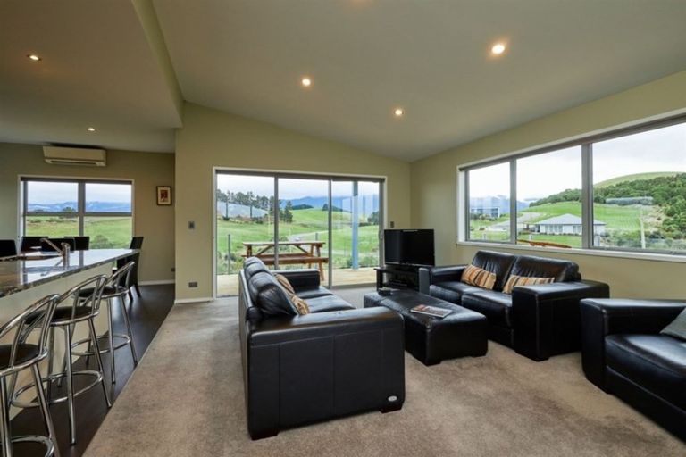 Photo of property in 35 Greenburn Way, Kaikoura Flat, Kaikoura, 7371