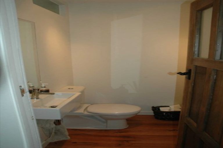 Photo of property in 106 The Parade, Paekakariki, 5034