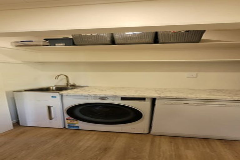 Photo of property in 2 Goldie Place, Waikanae Beach, Waikanae, 5036