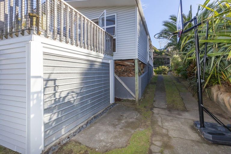 Photo of property in 80 Renown Road, Raumati South, Paraparaumu, 5032