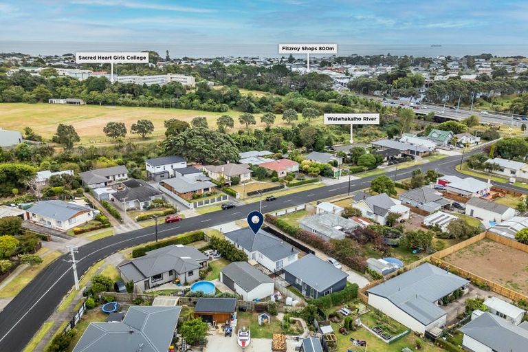 Photo of property in 15a Queens Road, Glen Avon, New Plymouth, 4312