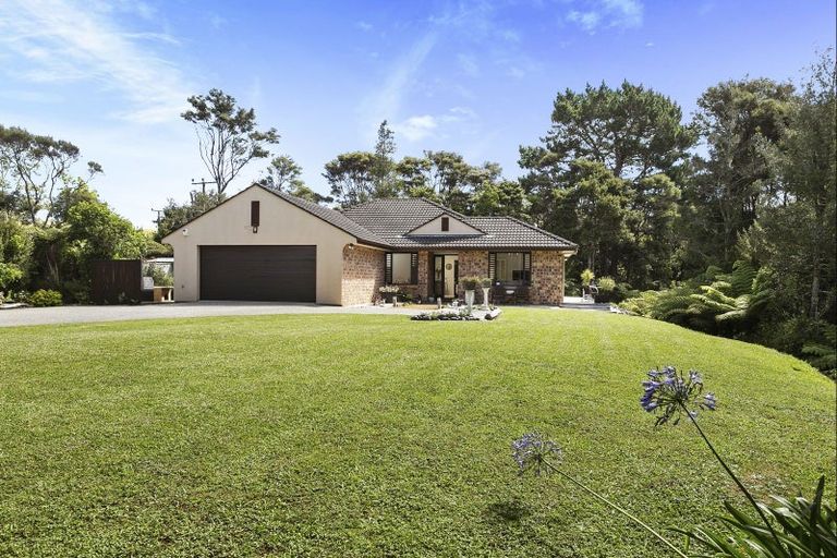 Photo of property in 240 Pine Valley Road, Dairy Flat, Silverdale, 0992