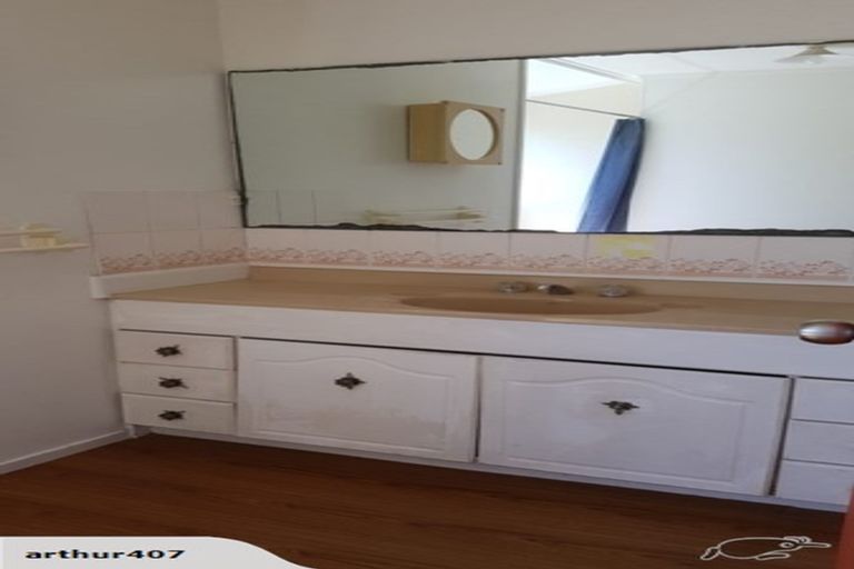 Photo of property in 1/8 Greenstone Place, Clover Park, Auckland, 2019