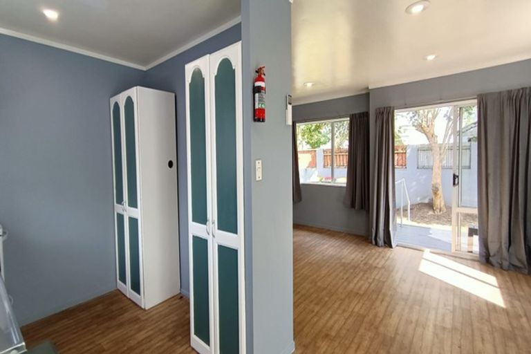 Photo of property in 2/17 Onslow Road, Papakura, 2110