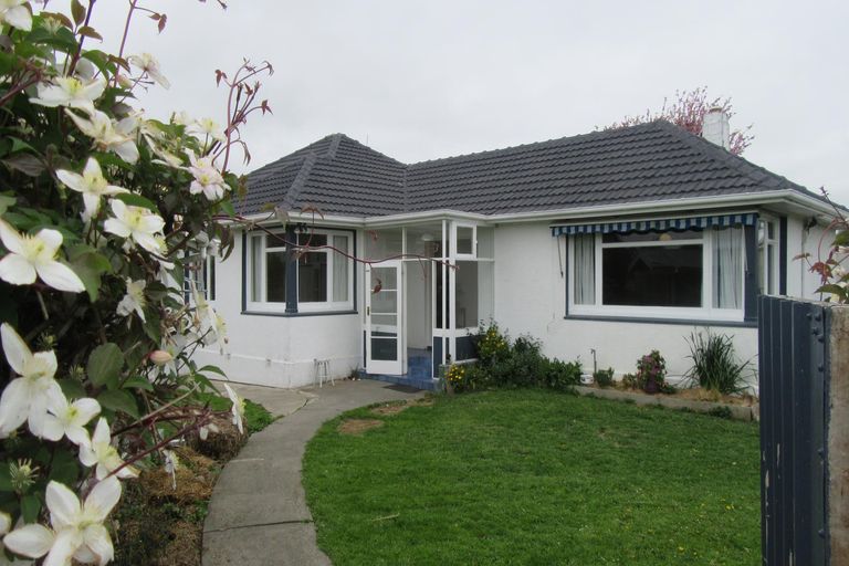 Photo of property in 61 Rhodes Street, Waimate, 7924