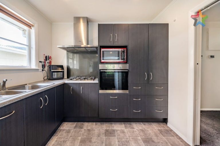 Photo of property in 36 Horoeka Street, Stokes Valley, Lower Hutt, 5019