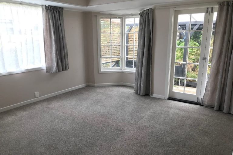 Photo of property in 52 Tramway Road, Beach Haven, Auckland, 0626