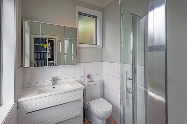 Photo of property in 118a Nicholson Road, Khandallah, Wellington, 6035