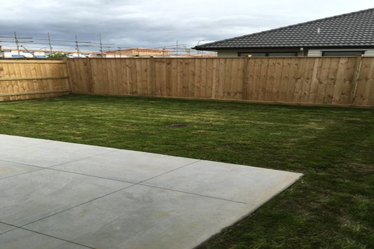 Photo of property in 21 Costa Viva Crescent, Karaka, Papakura, 2113