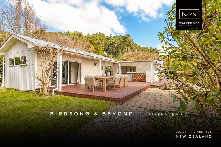 Photo of property in 5 Elmslie Road, Pinehaven, Upper Hutt, 5019
