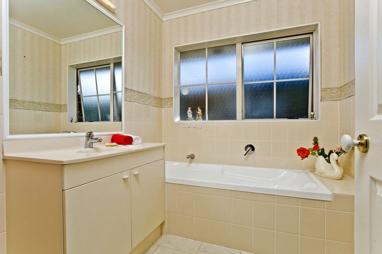 Photo of property in 12 Darimouth Place, Albany, Auckland, 0632