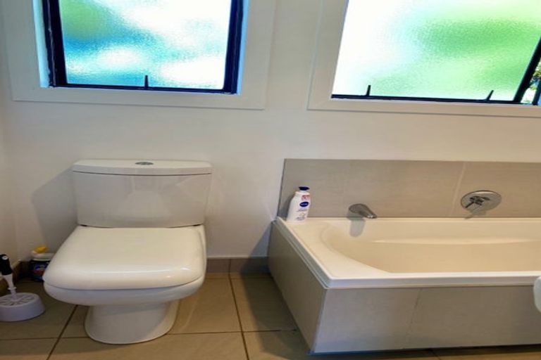 Photo of property in 4b Kimber Grove, Papamoa Beach, Papamoa, 3118