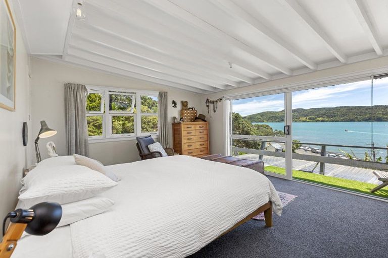 Photo of property in 77 Wallis Street, Raglan, 3225